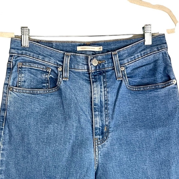 Levi's high waisted taper jean in midwash blue Size 30 - Picture 6 of 13